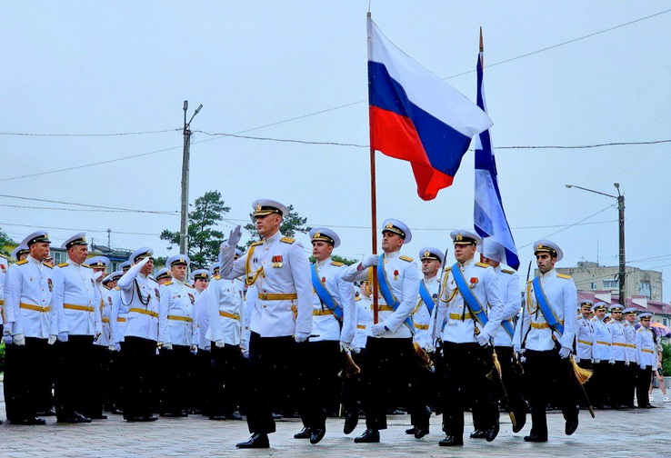 Виват! Идет парад!